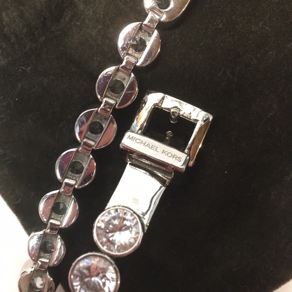 Michael Kors Bracelet 🖤 - Picture 9 of 16